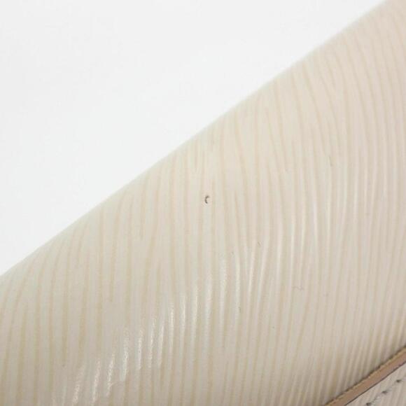 LOUIS VUITTON Cream Leather Shoulder Bag - Picture 6 of 10